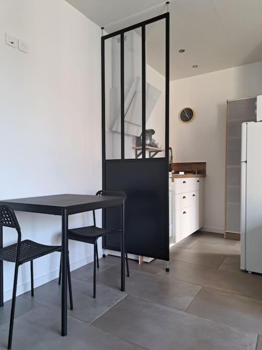 Studio Dans Maison Avec Jardin Et Balcon, Au Calme Serezin-du-Rhone Exterior photo